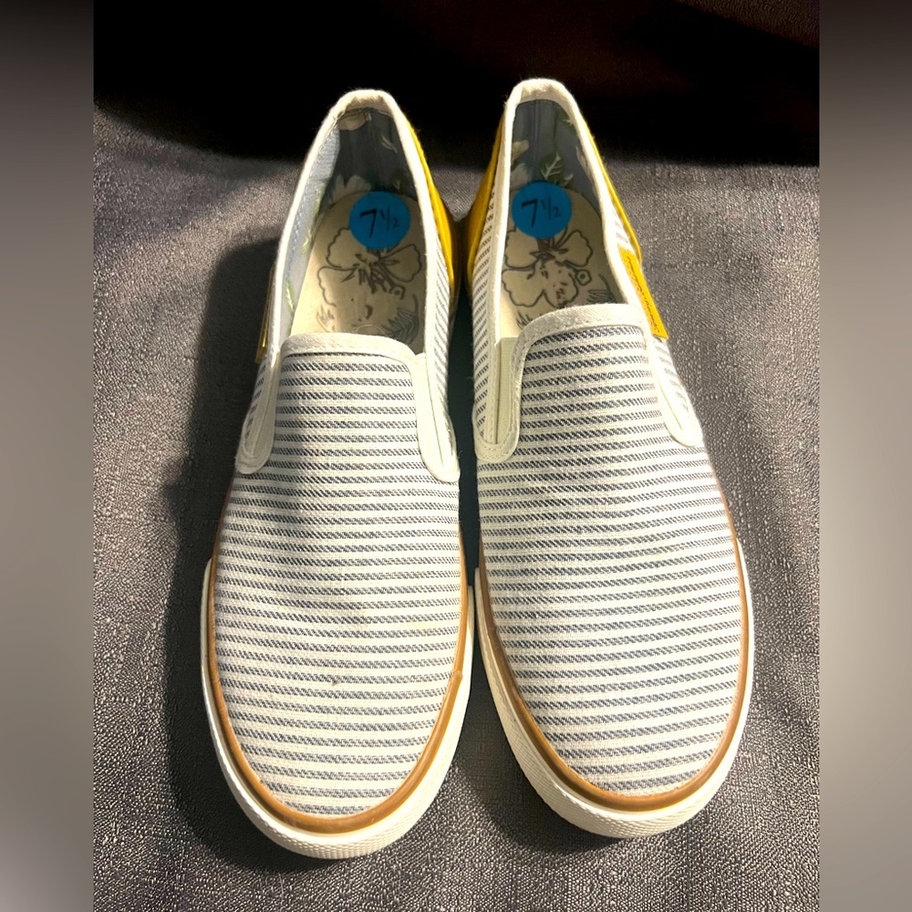 Tommy Bahama Sailors white blue stripes Loafers Women’s 7.5